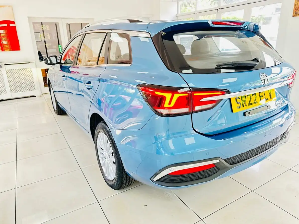 2022-mg-mg5-e-exclusive-ev-long-range-big-38