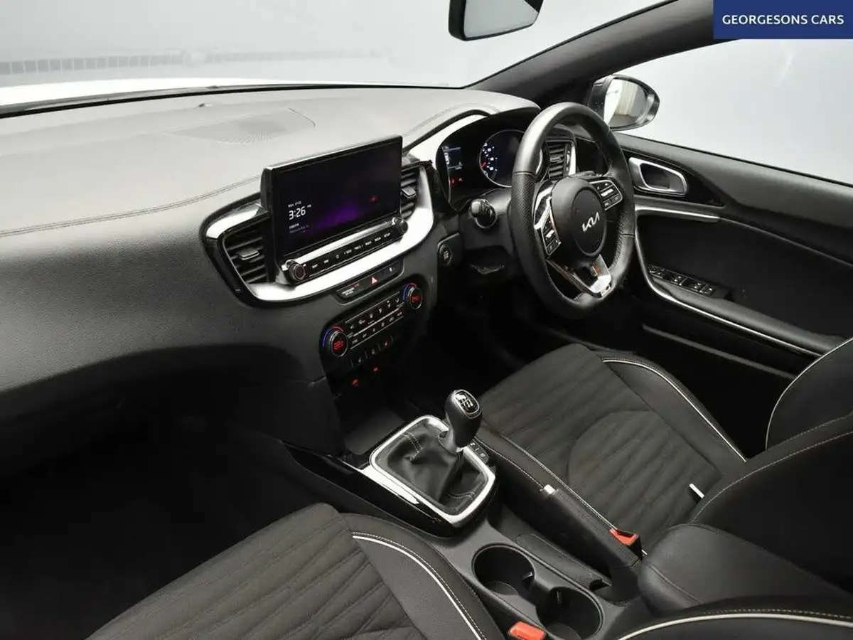 2022-kia-ceed-15-t-gdi-gt-line-big-11
