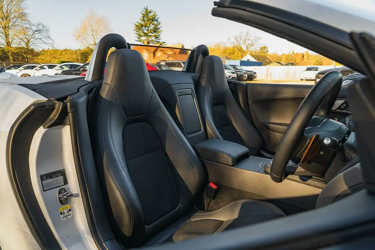 2015-jaguar-f-type-30-convertible-quickshift-big-29