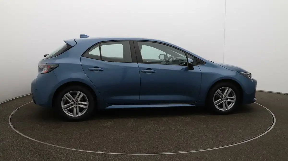 2022-toyota-corolla-18-vvt-i-icon-120bhp-trk-hatchback-5d-big-8