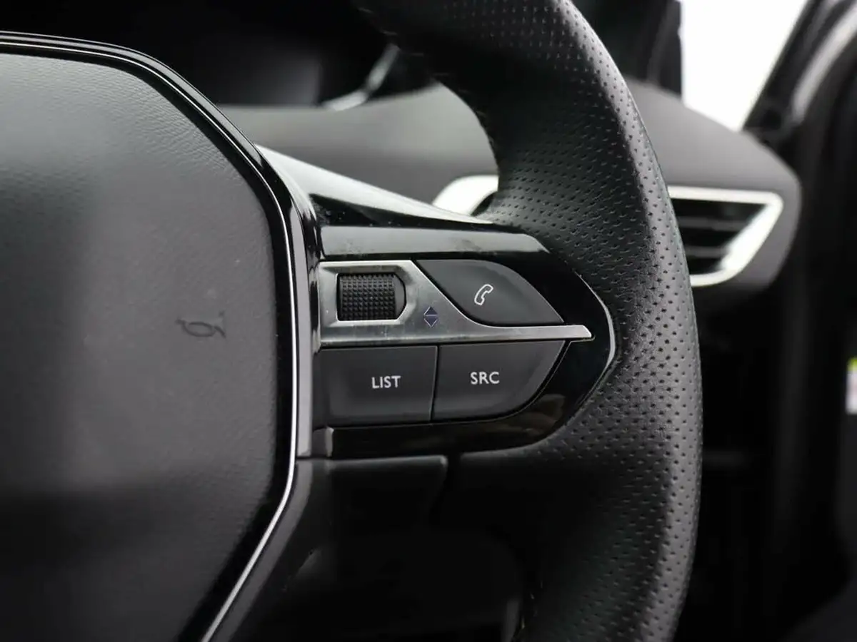 2021-peugeot-3008-suv-12-puretech-gt-big-16
