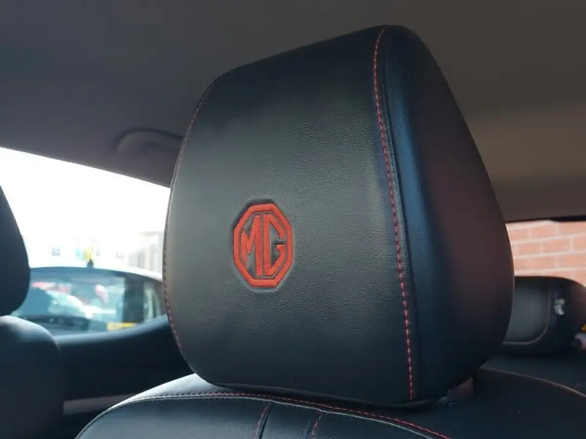 2022-mg-zs-suv-15-vti-tech-exclusive-big-12