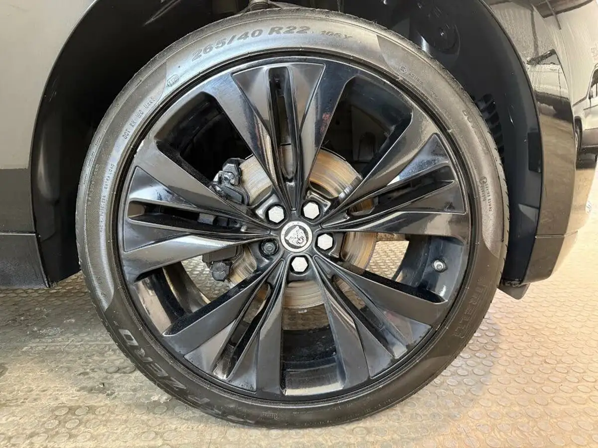 2019-jaguar-f-pace-20-i4d-chequered-flag-240ps-big-35