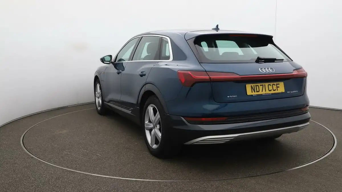 2021-audi-e-tron-50e-technik-station-wagon-big-79