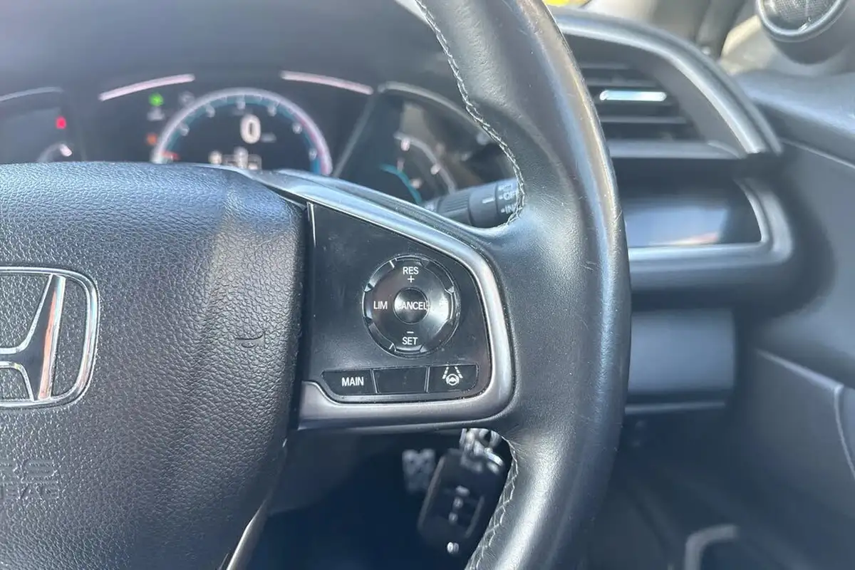 2020-honda-civic-10-vtec-turbo-sr-hatchback-5d-big-14