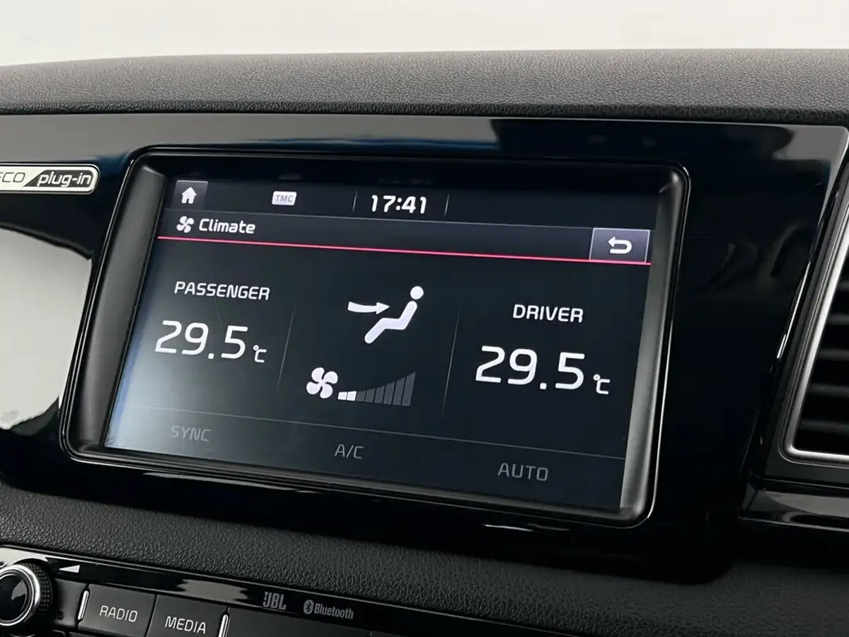 2018-kia-niro-16-gdi-3-156kwh-16-alloy-wheels-big-33