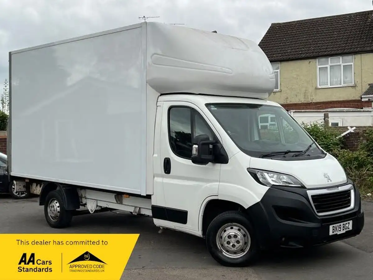2019-peugeot-boxer-20-bluehdi-335-l4-luton-bfb-big-0