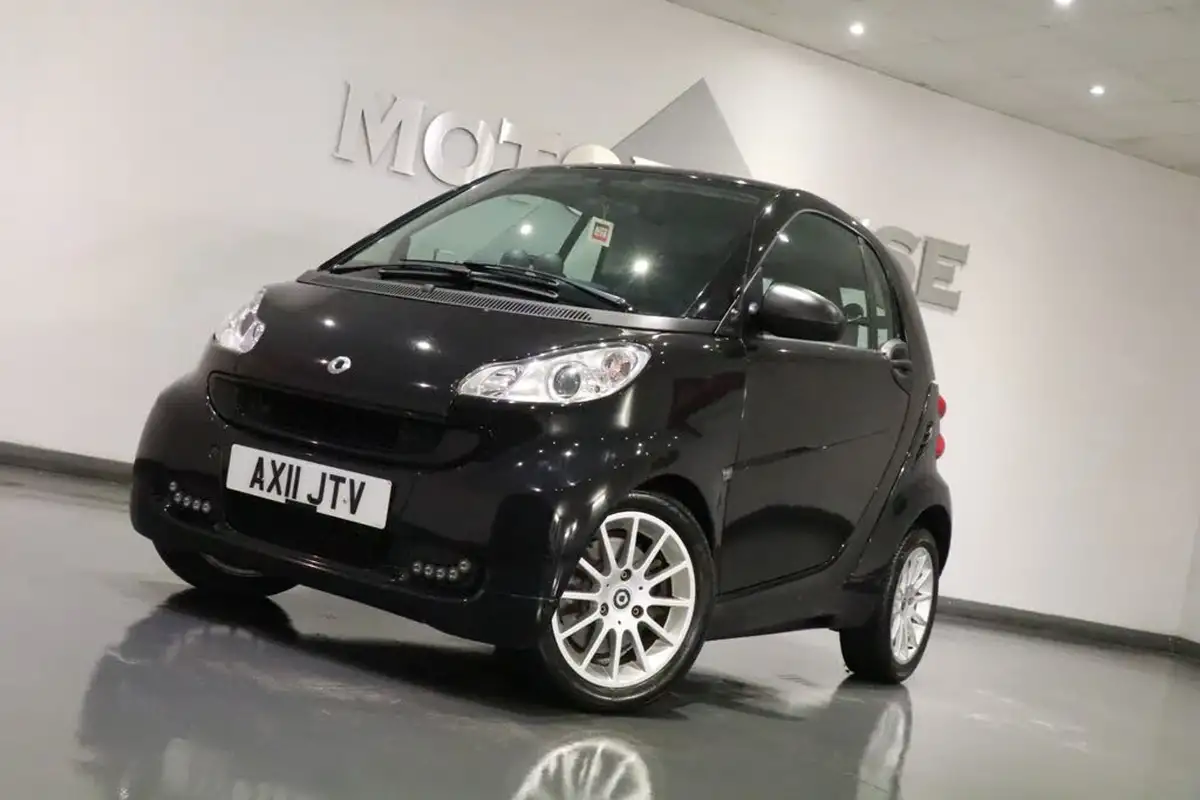 2011-smart-fortwo-10-passion-71bhp-coupe-softouch-big-11