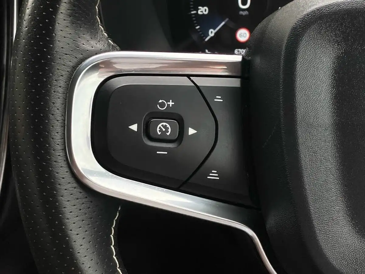 2019-volvo-xc40-20-t4-r-design-pro-awd-big-15