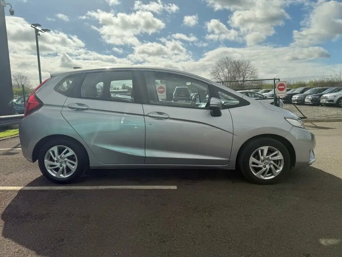 2017-honda-jazz-13-i-vtec-se-big-8