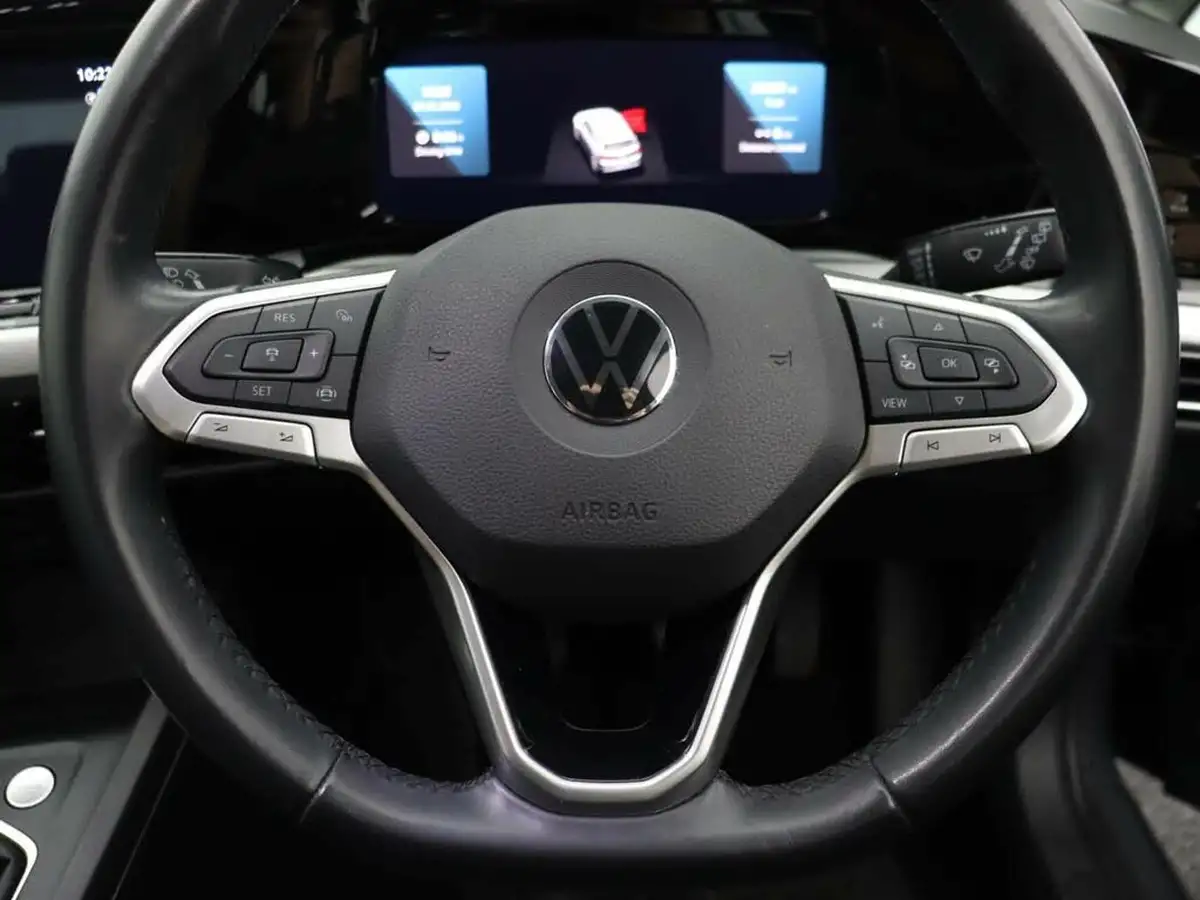 2022-volkswagen-golf-15-tsi-life-130ps-hatchback-big-24