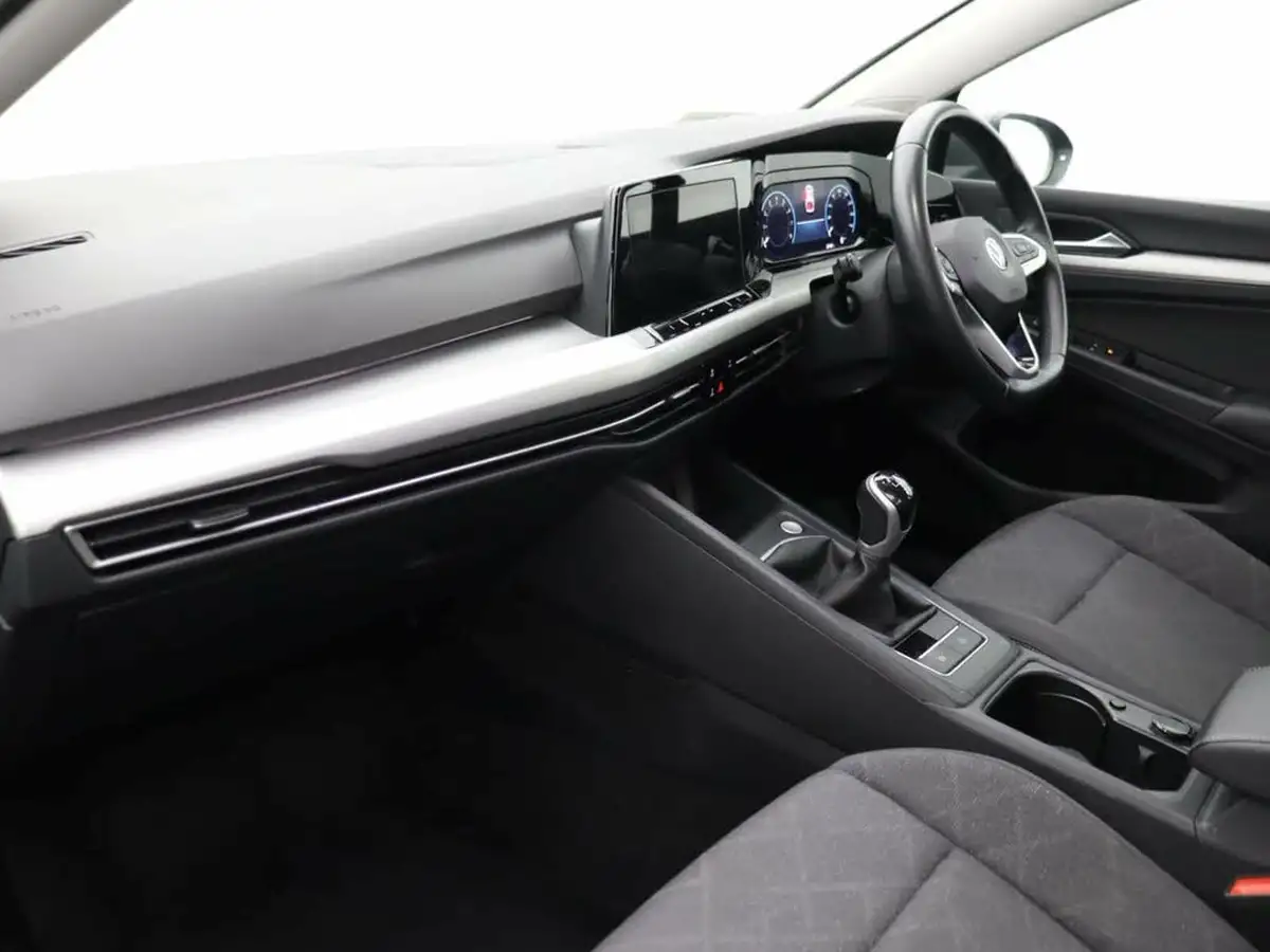 2022-volkswagen-golf-15-tsi-life-130ps-hatchback-big-7