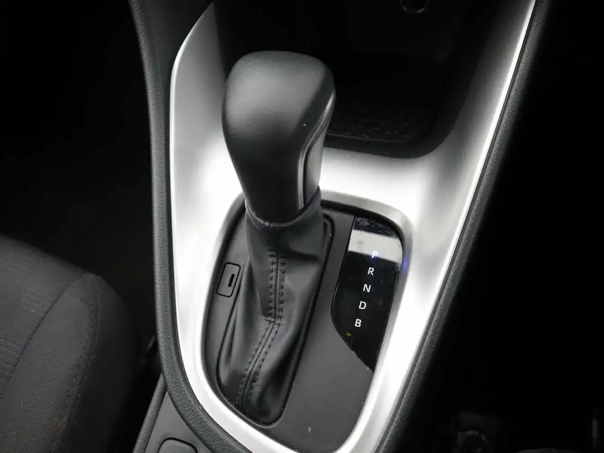 2024-toyota-yaris-15-vvt-i-icon-big-17