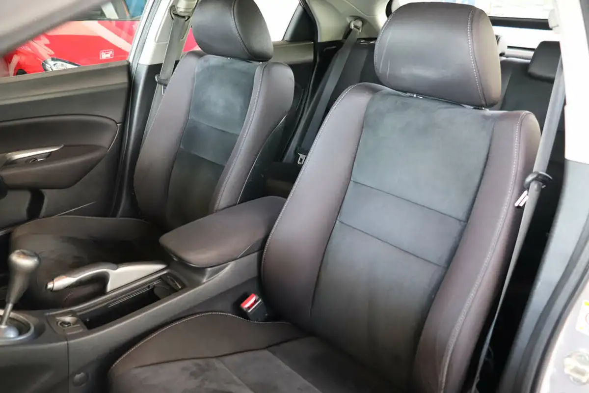 2011-honda-civic-18-es-t-big-48