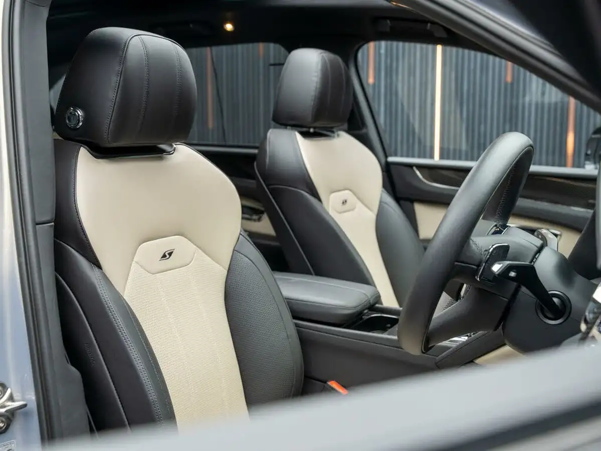 2022-bentley-bentayga-40-v8-s-big-34