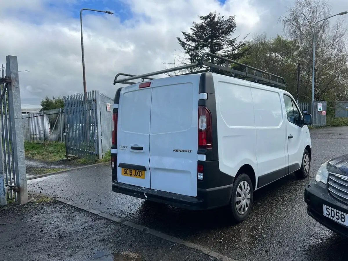 2019-renault-trafic-16dci-sl27-120-business-e6-panel-van-big-2