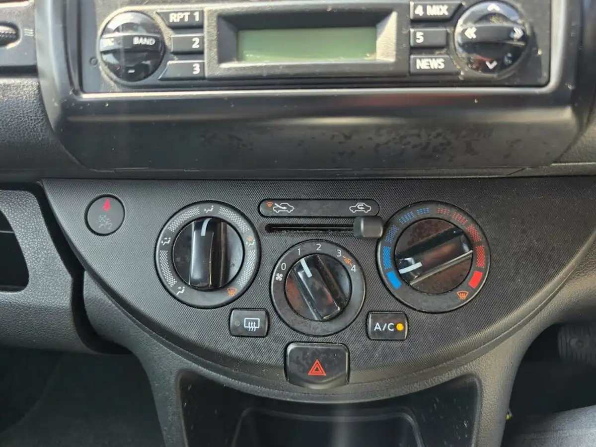 2010-nissan-note-16-visia-ac-auto-big-23