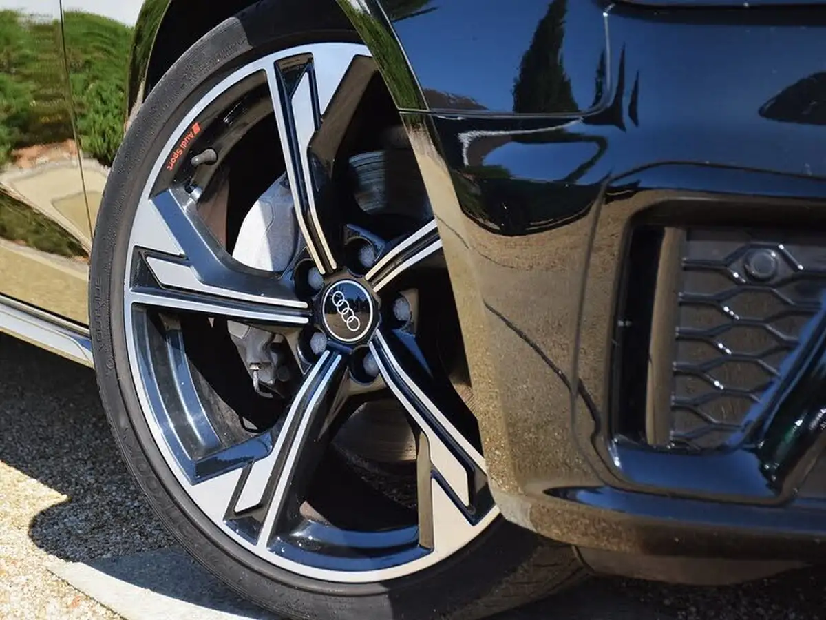 2023-audi-a4-20-40-tdi-black-edition-big-11