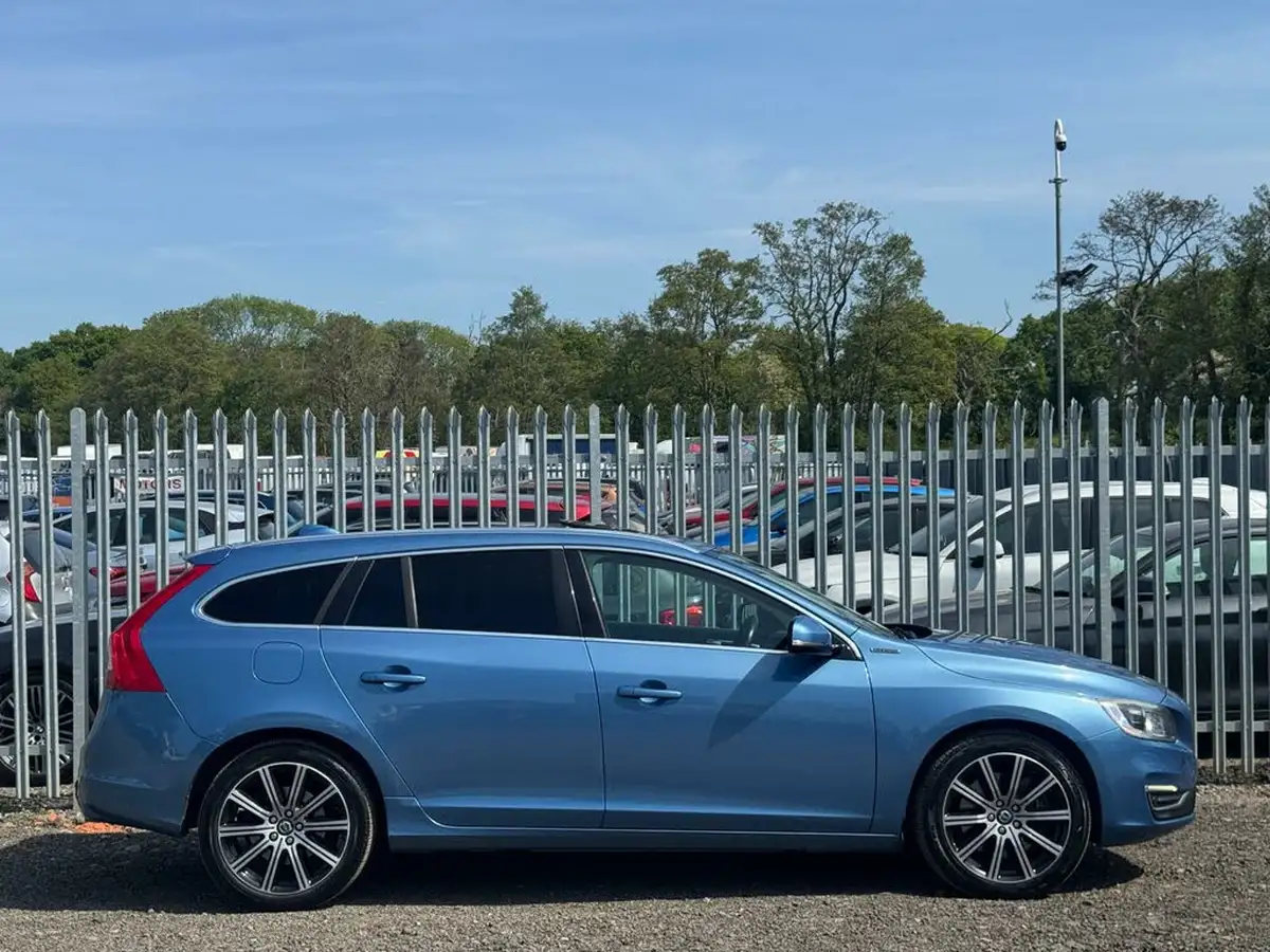 2014-volvo-v60-24td-d6-hybrid-big-8