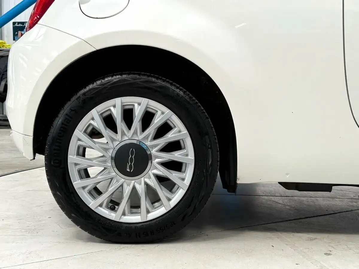 2021-fiat-500-10-lounge-big-11