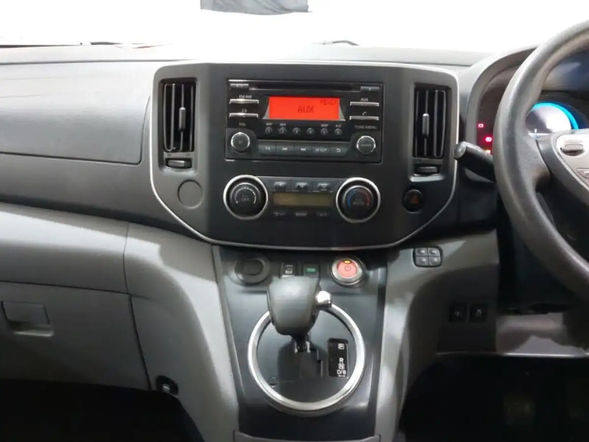 2017-nissan-env200-e-acenta-rapid-plus-combi-7-seater-big-9