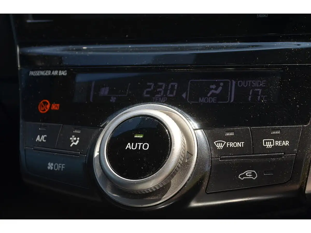 2019-toyota-prius-18-vvt-i-excel-big-29