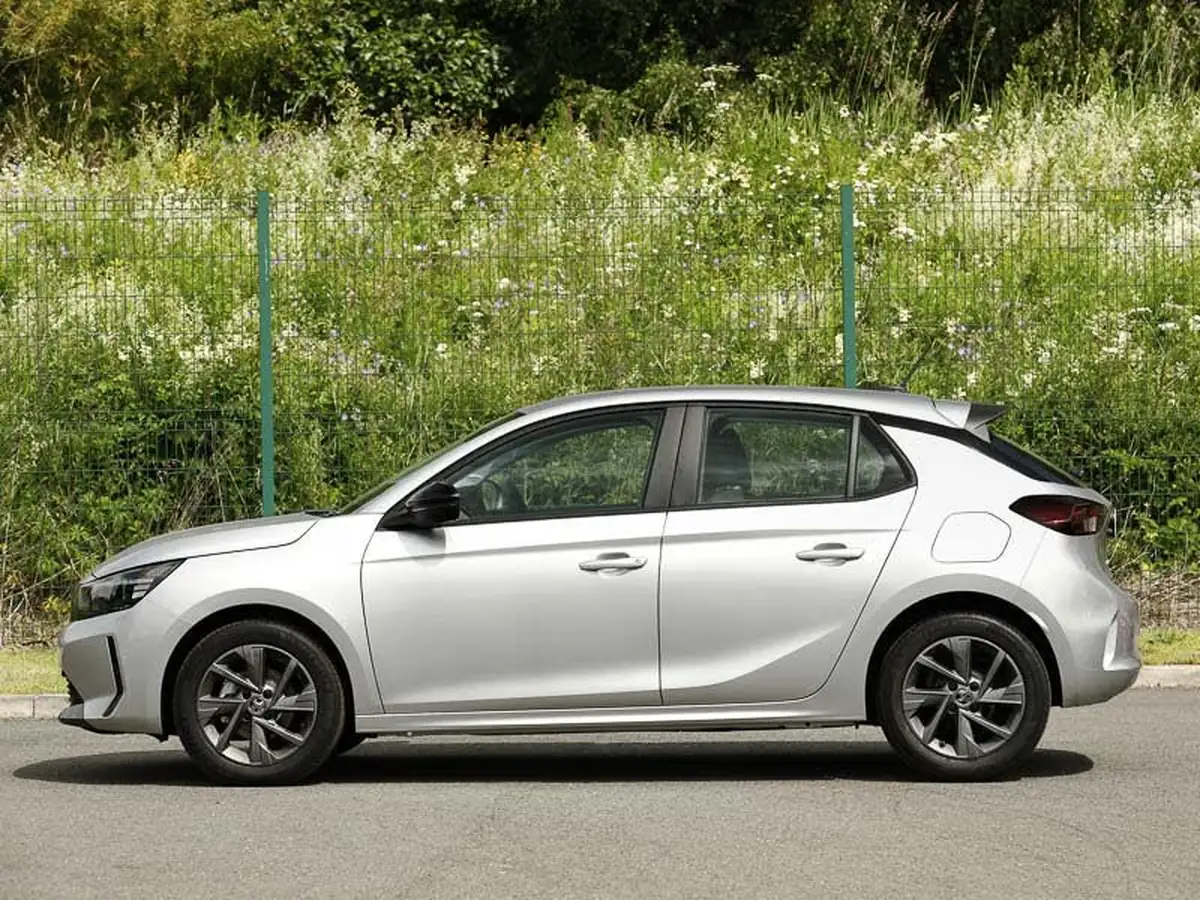 2024-vauxhall-corsa-12-turbo-design-hybrid-e-dct6-auto-big-3