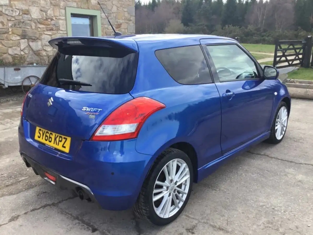 2016-suzuki-swift-big-1