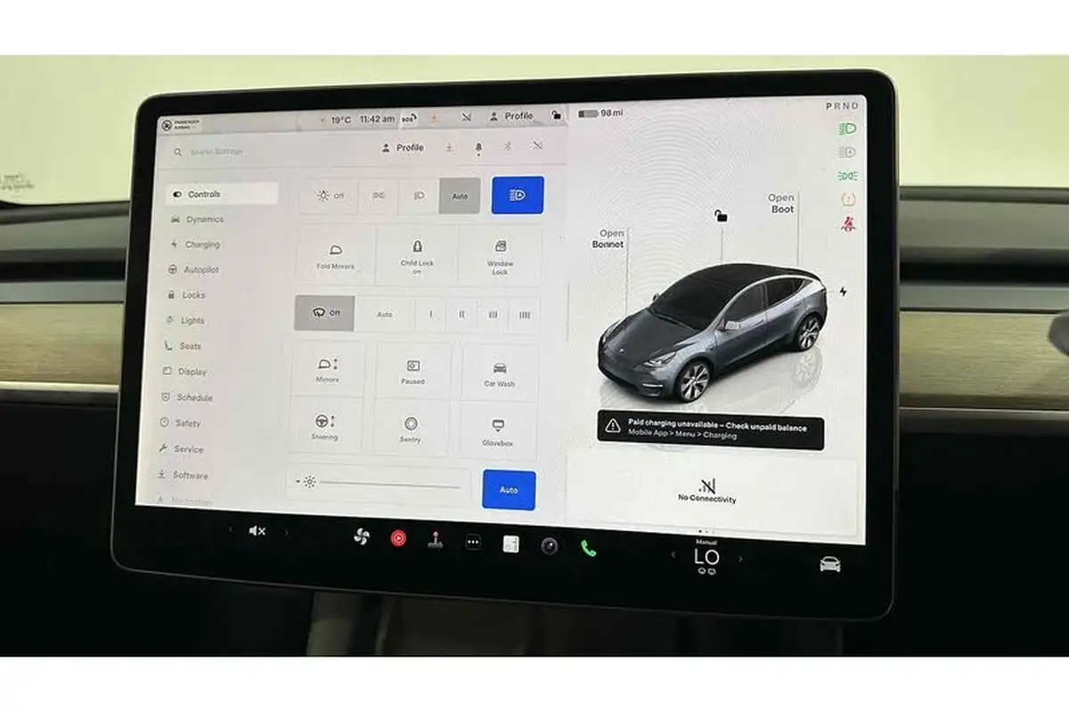 2022-tesla-model-y-e-long-range-big-37