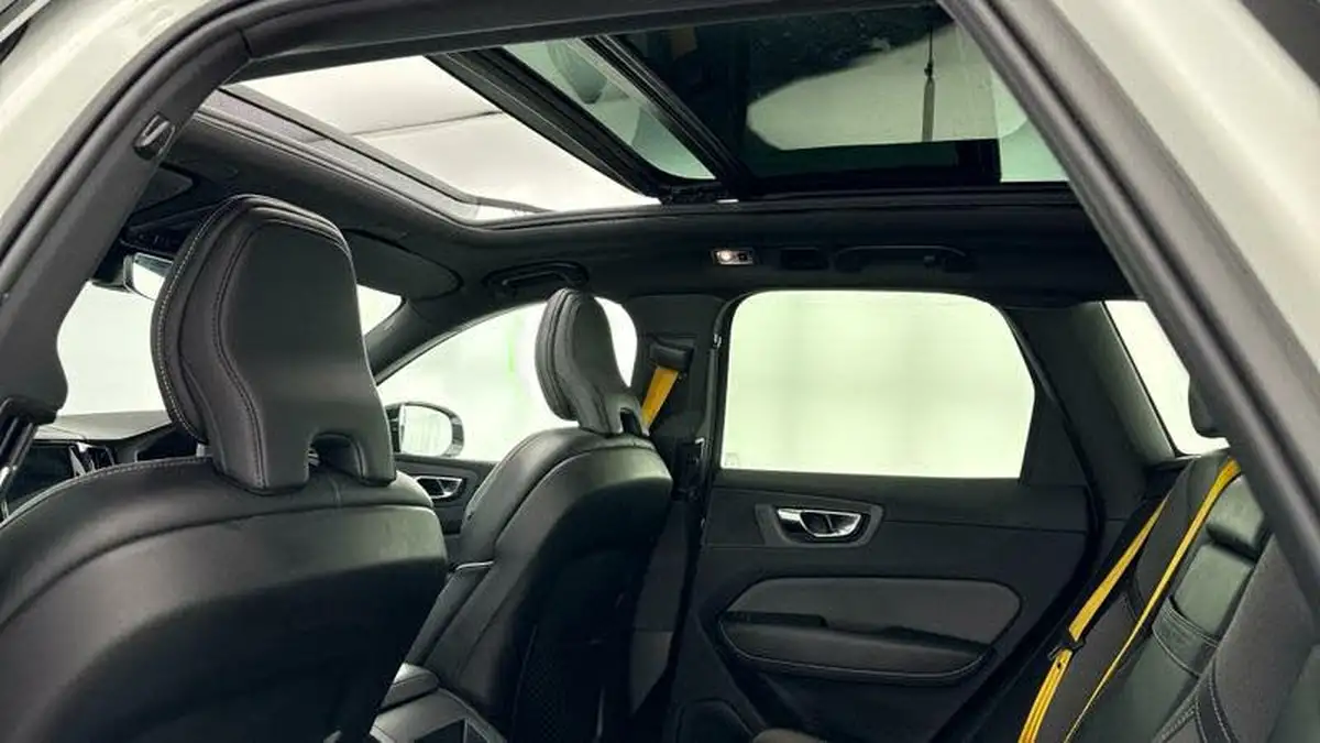 2021-volvo-xc60-20-t8-polestar-engineered-405bhp-twin-engine-big-36
