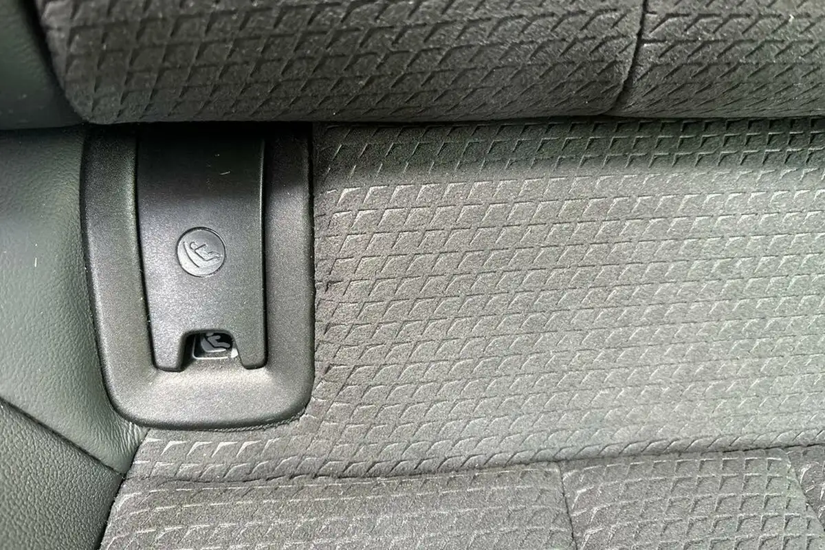 2021-audi-a4-20-35-tdi-s-line-big-23