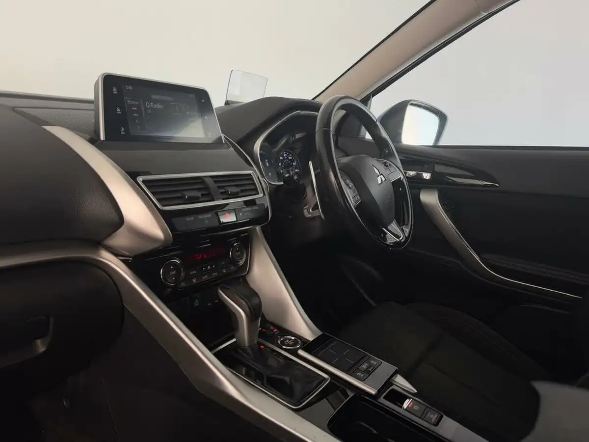 2019-mitsubishi-eclipse-cross-15-3-4wd-auto-big-8