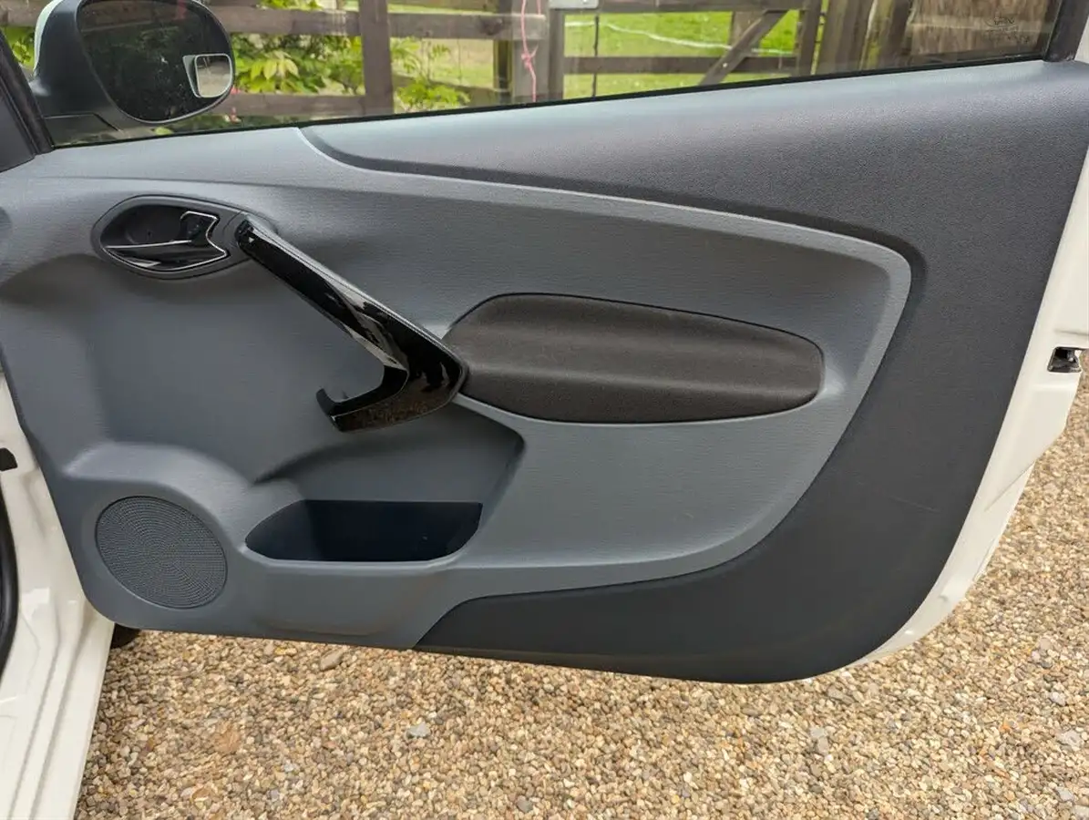 2014-ford-ka-12-metal-big-31