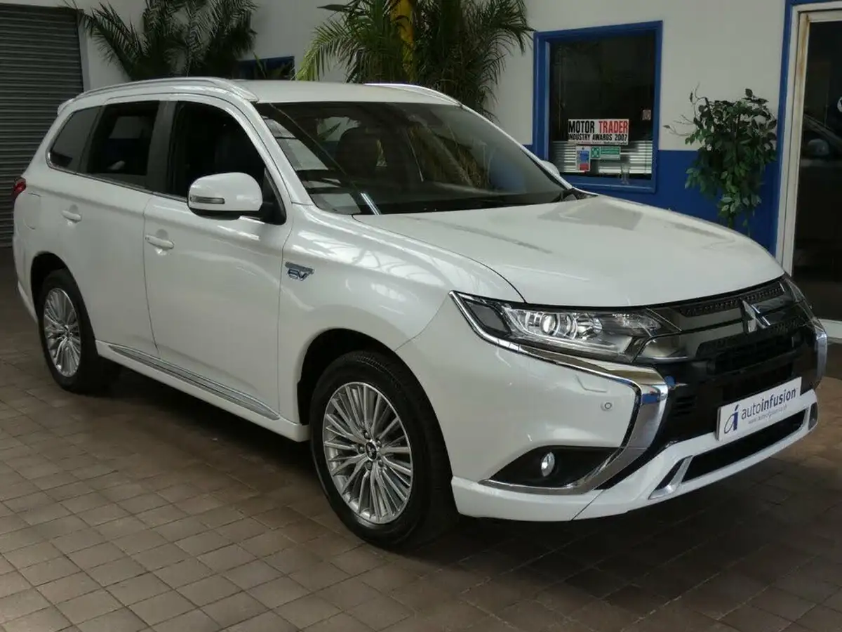 2021-mitsubishi-outlander-24-dynamic-safety-phev-big-13