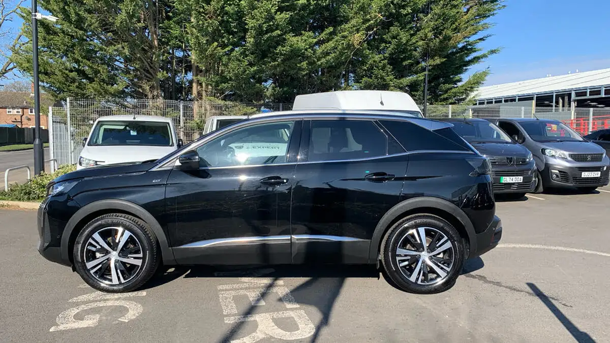 2024-peugeot-3008-suv-12-puretech-gt-136ps-hybrid-e-dsc6-big-5
