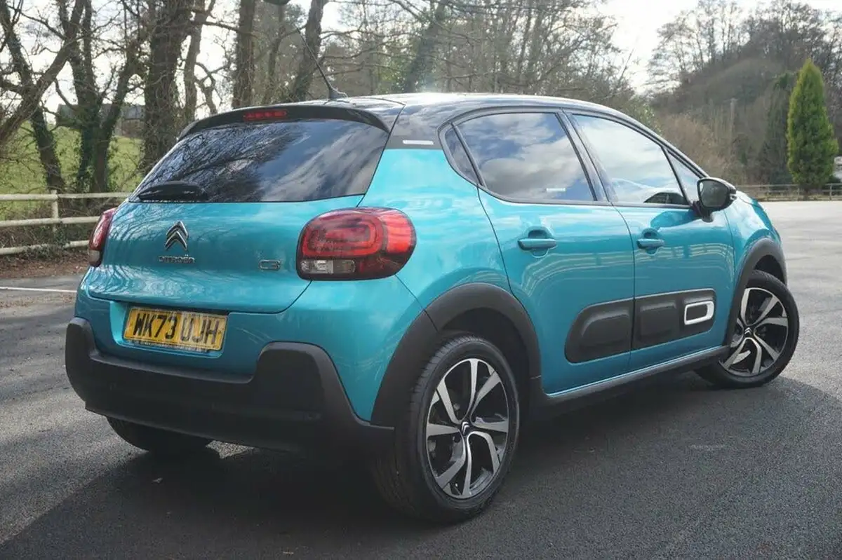 2023-citroen-c3-12-puretech-shine-plus-110ps-ss-eat6-big-9