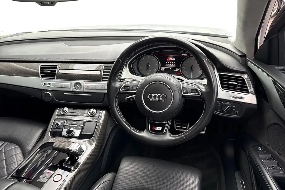 2016-audi-s8-40-tfsi-quattro-520ps-big-17