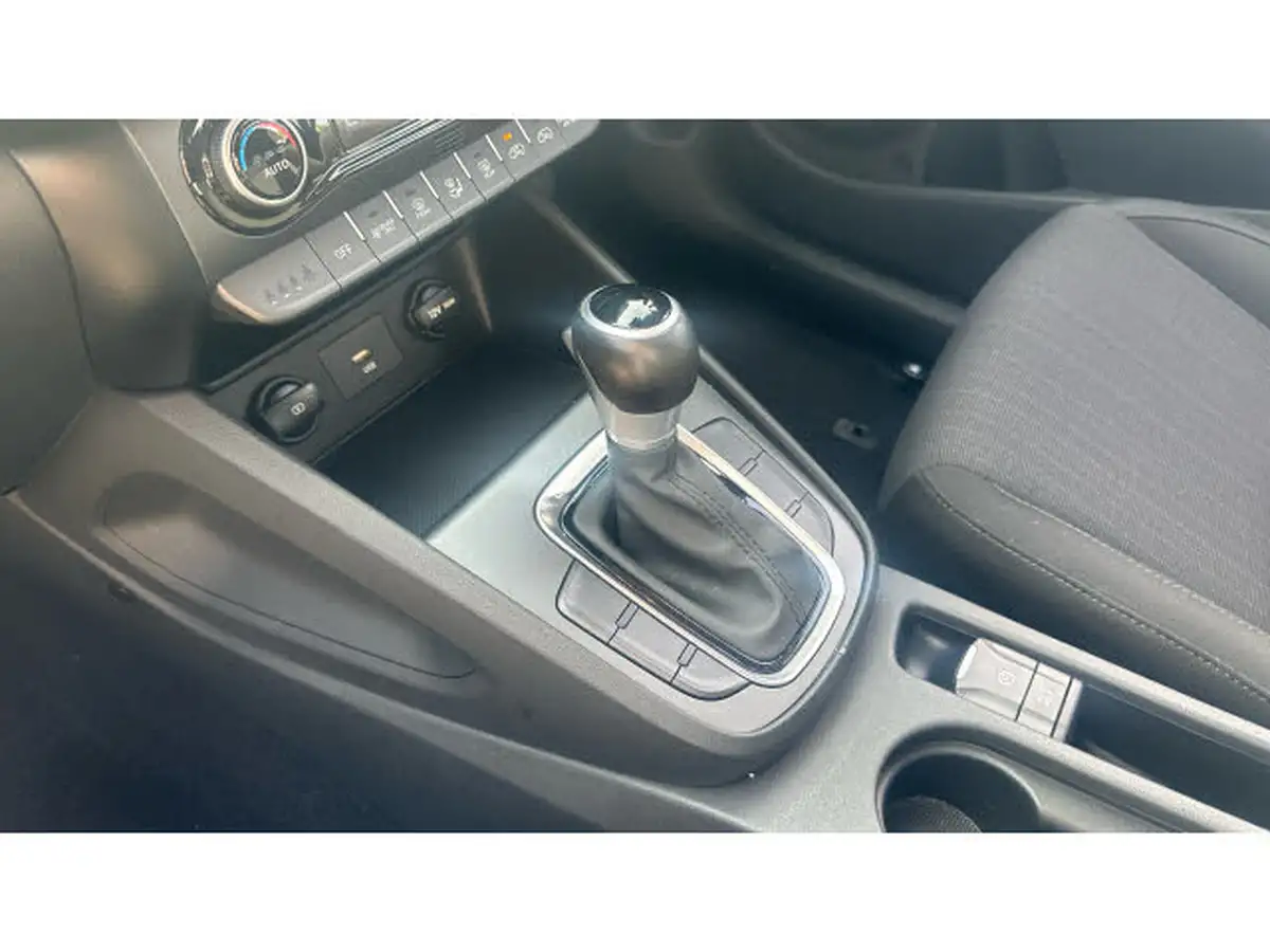 2021-hyundai-kona-16-gdi-se-connect-big-12