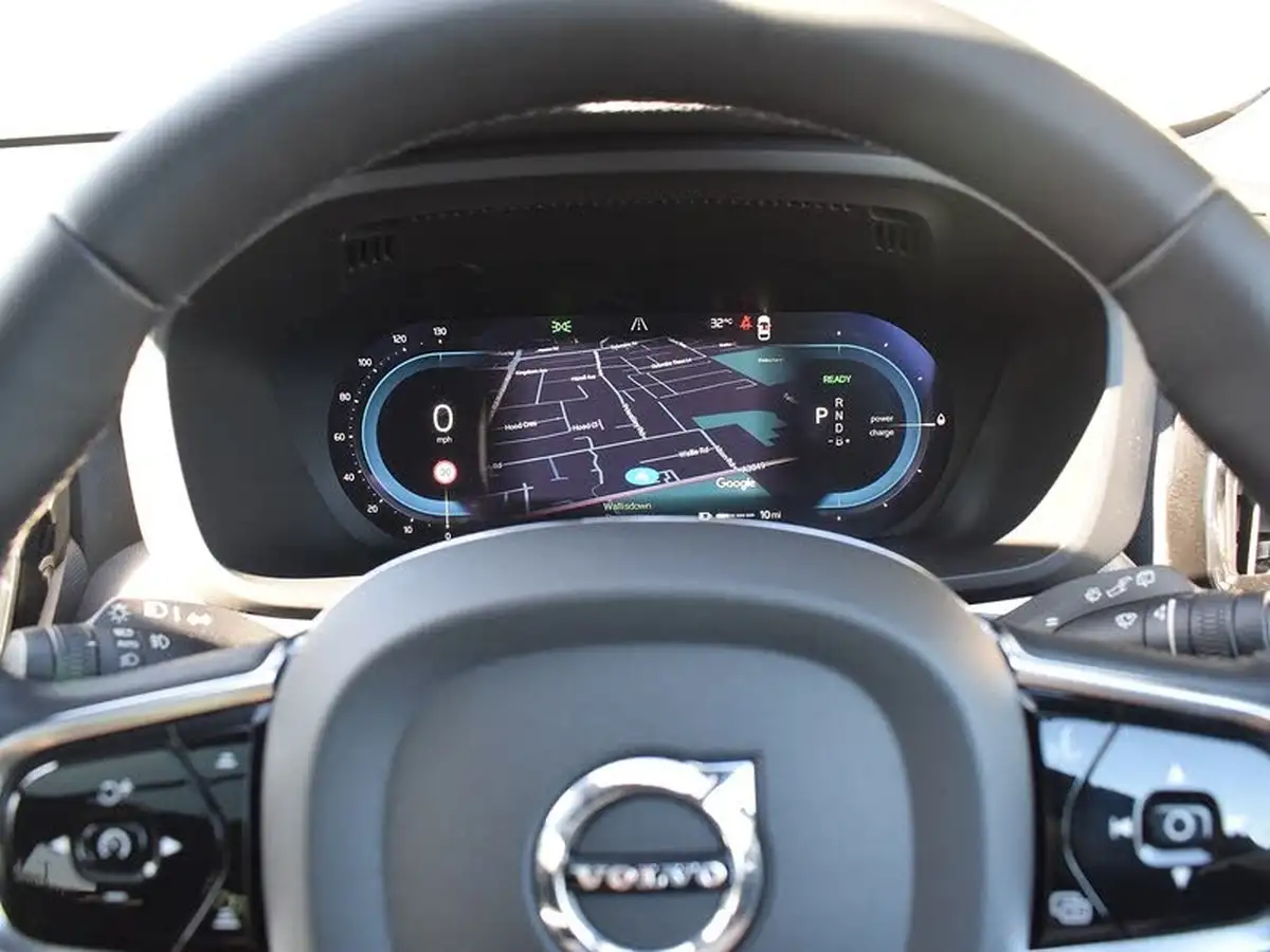2022-volvo-xc60-20-b5-plus-big-13