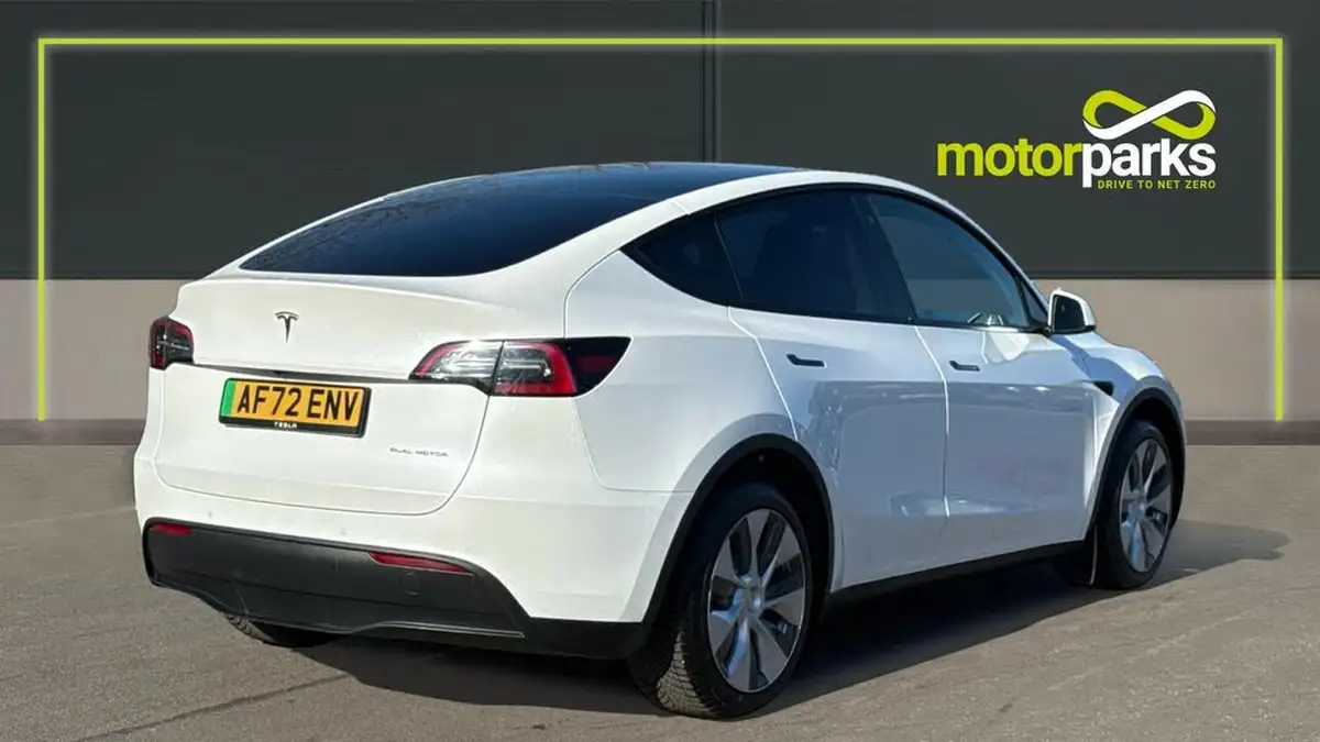 2022-tesla-model-y-e-long-range-big-2