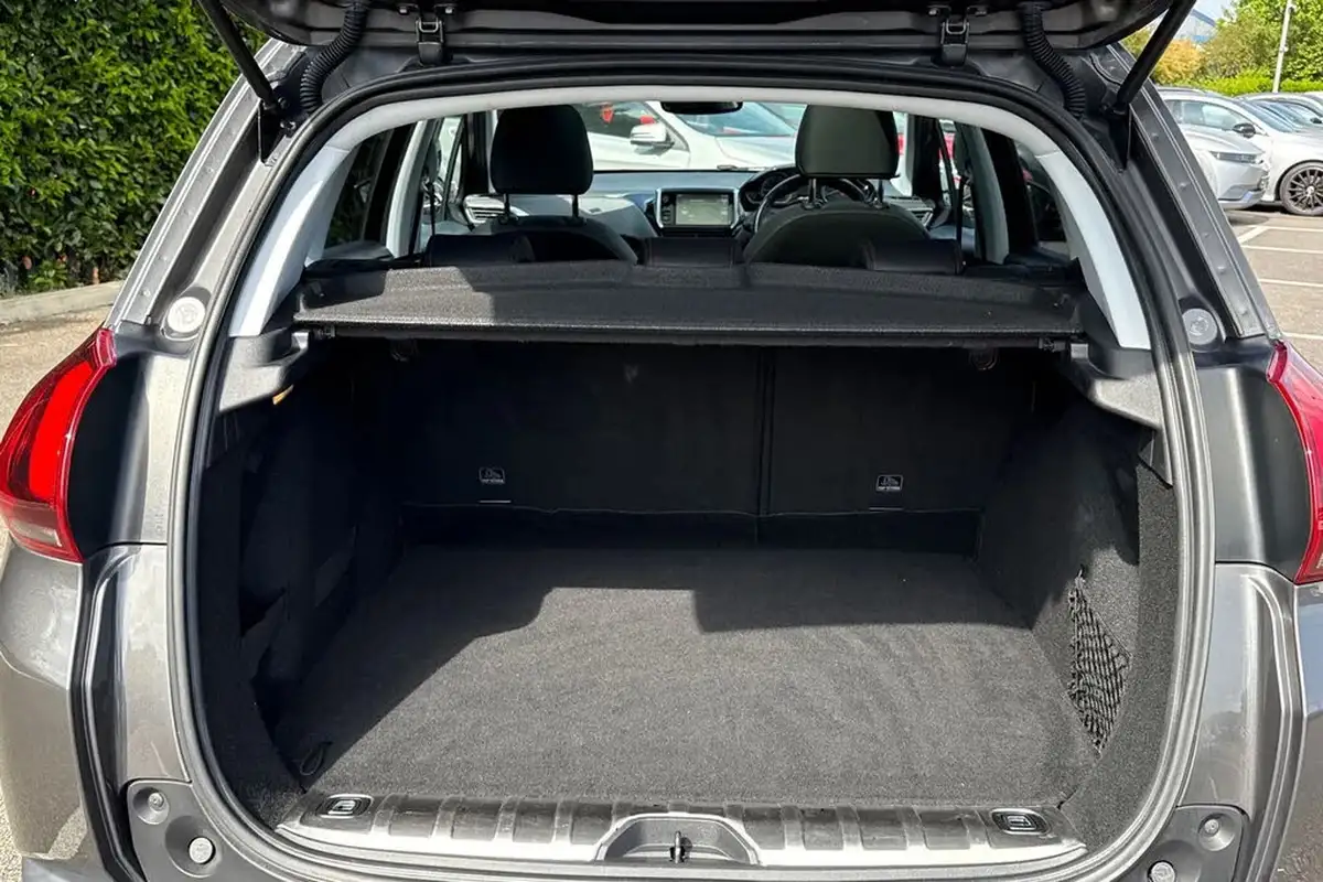 2016-peugeot-2008-suv-12-puretech-gt-line-130bhp-big-6