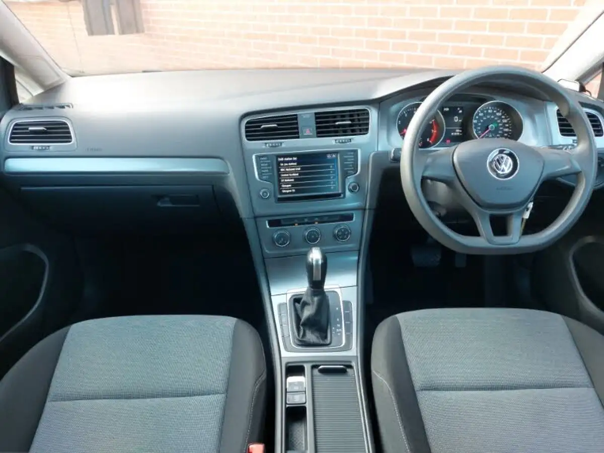 2017-volkswagen-golf-14-tsi-bmtss-estate-5d-dsg-big-2