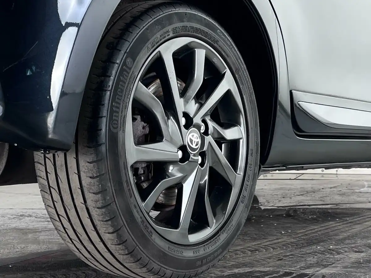2019-toyota-yaris-15-vvt-i-y20-98bhp-hybrid-1497cc-e-cvt-big-8