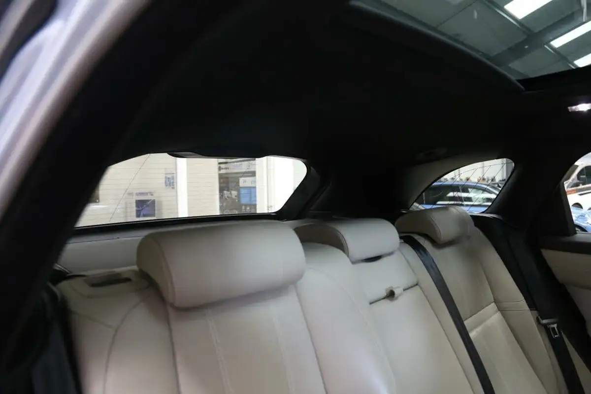 2019-land-rover-range-rover-velar-20-d240-r-dynamic-hse-big-29