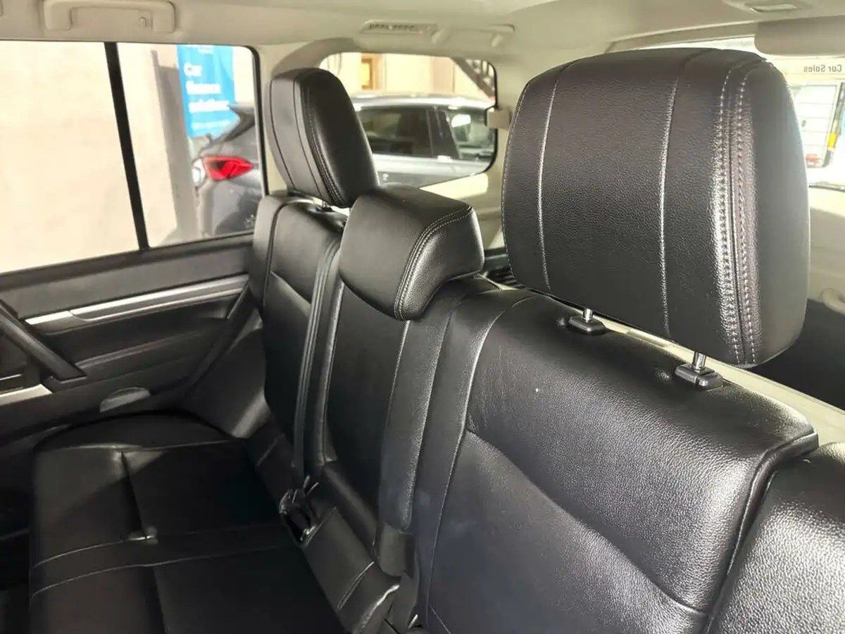 2015-mitsubishi-shogun-32td-sg3-197bhp-big-18