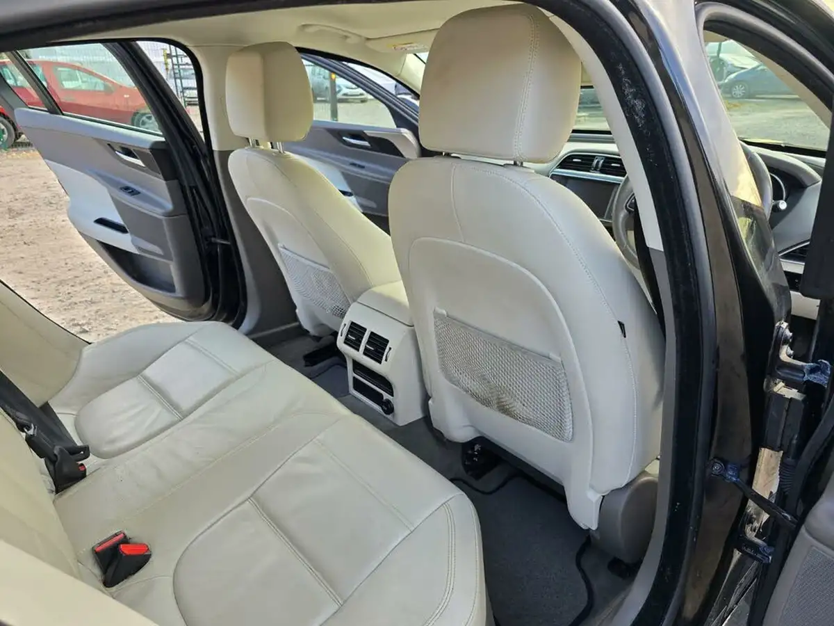2016-jaguar-xe-20d-prestige-180ps-auto-big-31