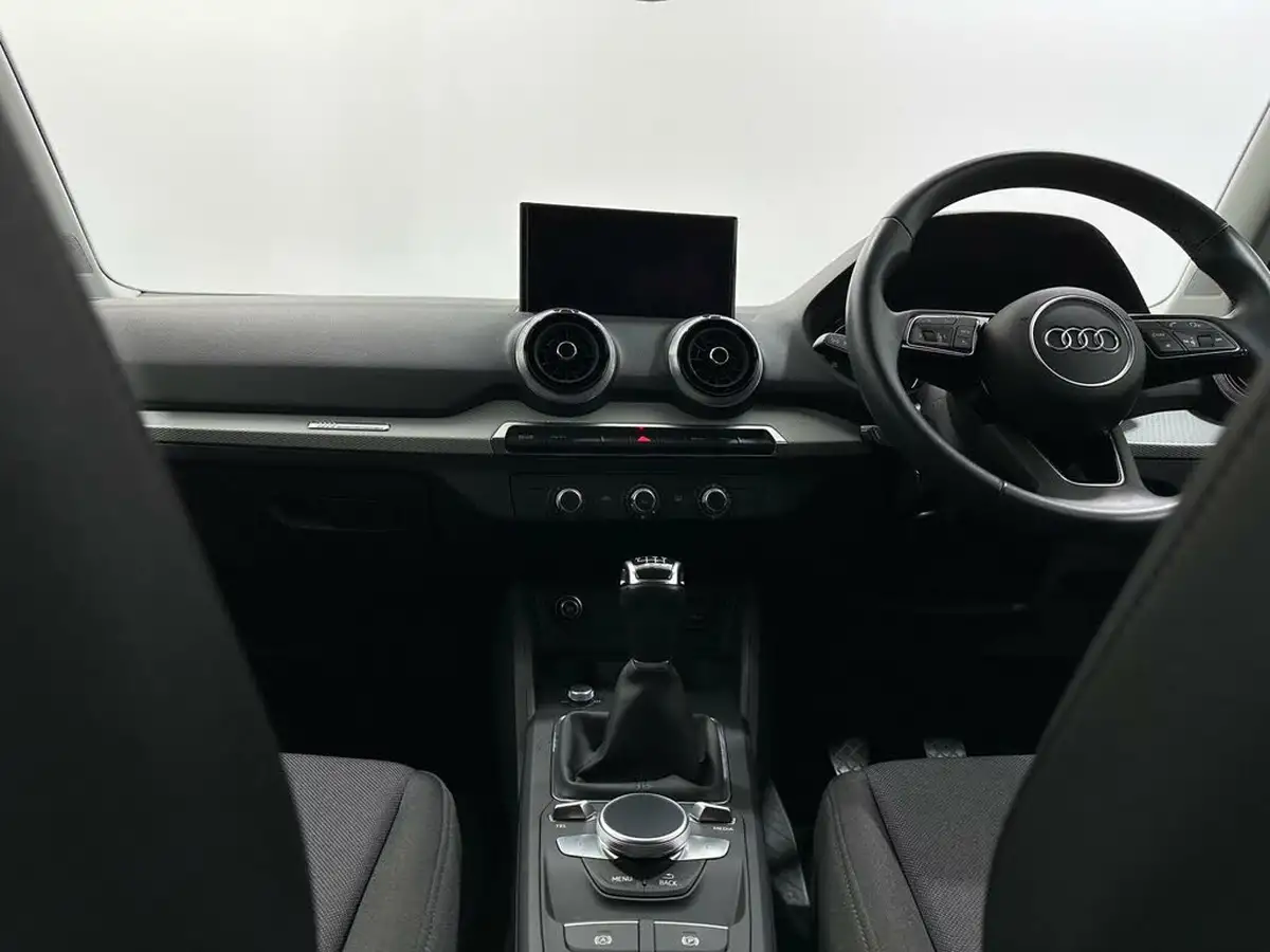 2021-audi-q2-10-30-tfsi-technik-big-18