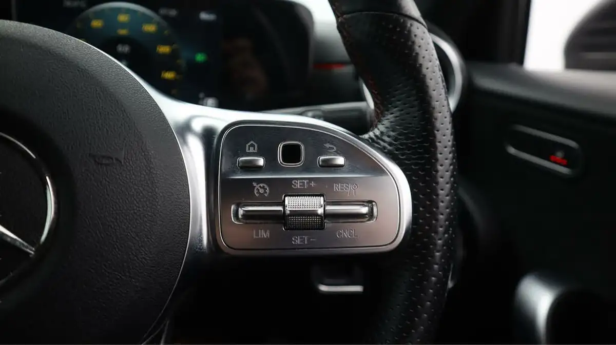 2020-mercedes-benz-a-class-13-a200-amg-line-hatchback-5d-7g-dct-big-25