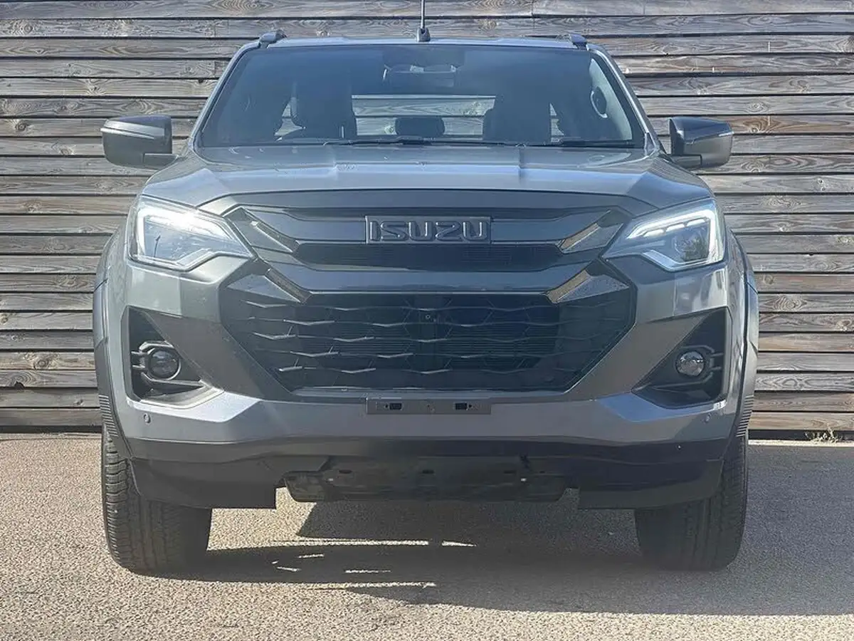 2025-isuzu-d-max-19td-v-cross-steel-edition-auto-big-7