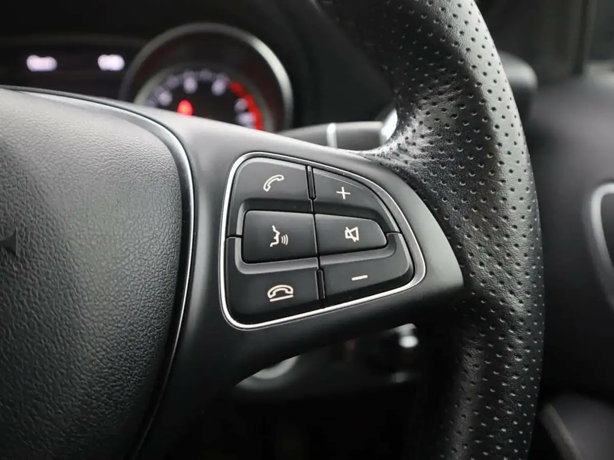 2020-mercedes-benz-gla-class-16-gla-180-urban-edition-7g-dct-big-32